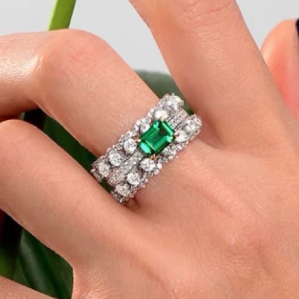 ✨✨Emerald Cut Engagement Ring Set✨✨
